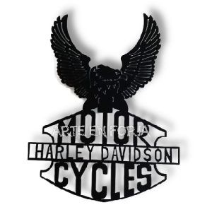 Fabricada por los maestros artesanos de ARTE EN FORJA, esta FIGURA DE PARED en FORJA mod. HARLEY DAVIDSON destaca por su acabado en forja de alta calidad