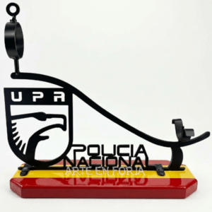 jamonero de hierro con el emblema de la UPR