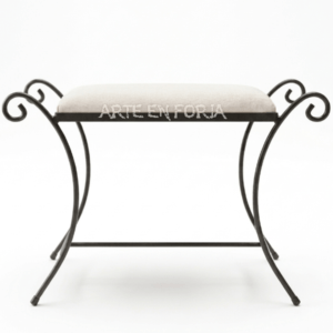 Banqueta de forja BELLVER artesanal con asiento desmontable acolchado en blanco de ARTE EN FORJA